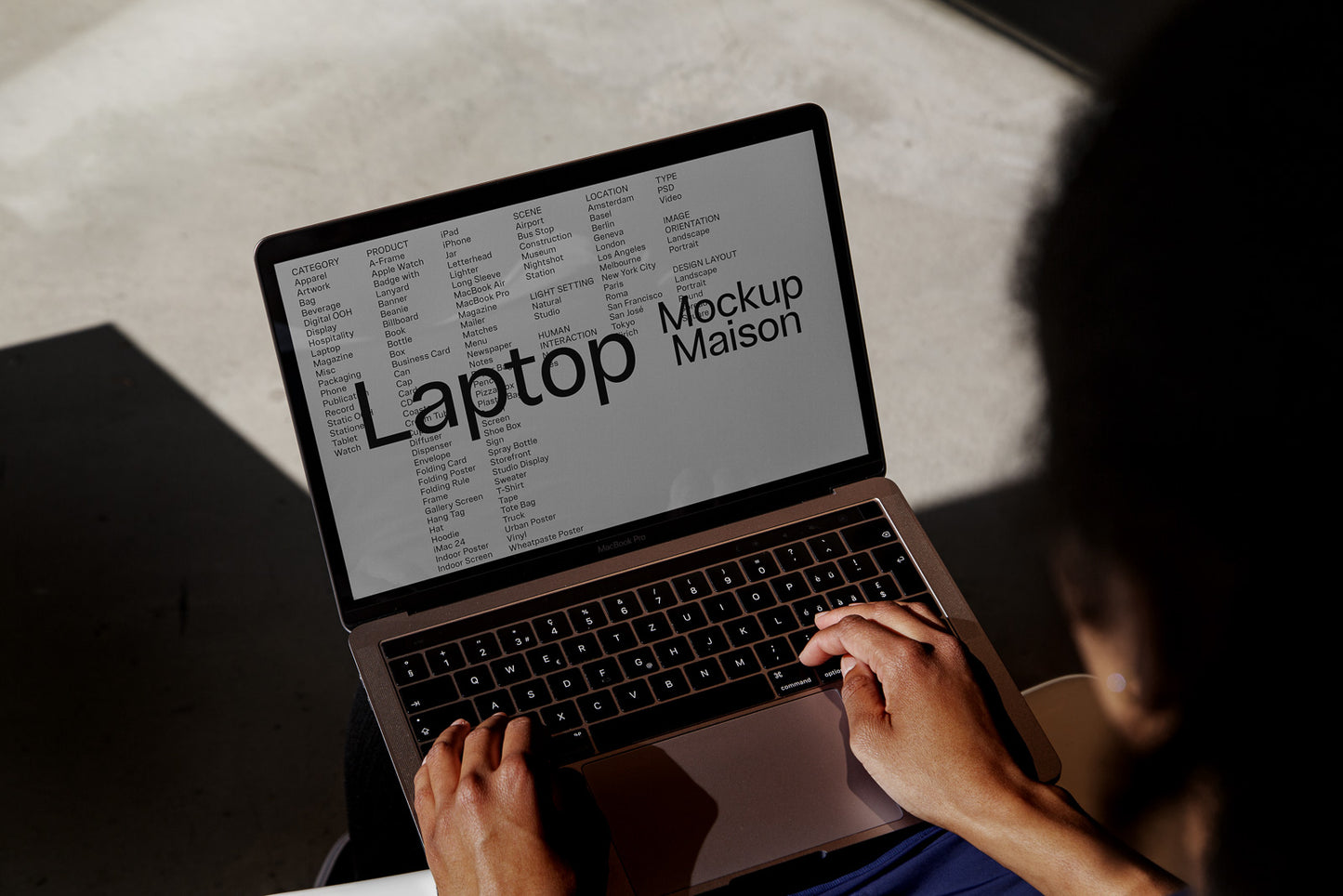 MacBook Pro 13" Mockup LT-E-03