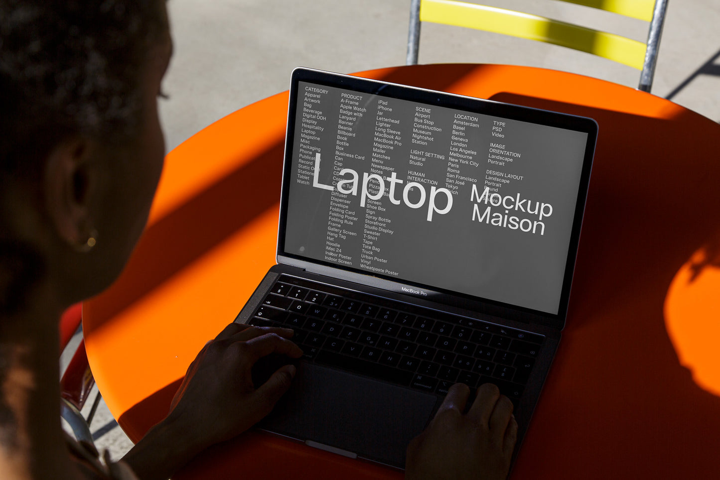 MacBook Pro 13" Mockup LT-E-05