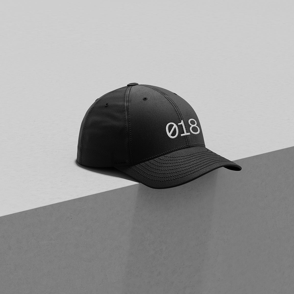 099 -  Cap Mockup ( Light mode angle )