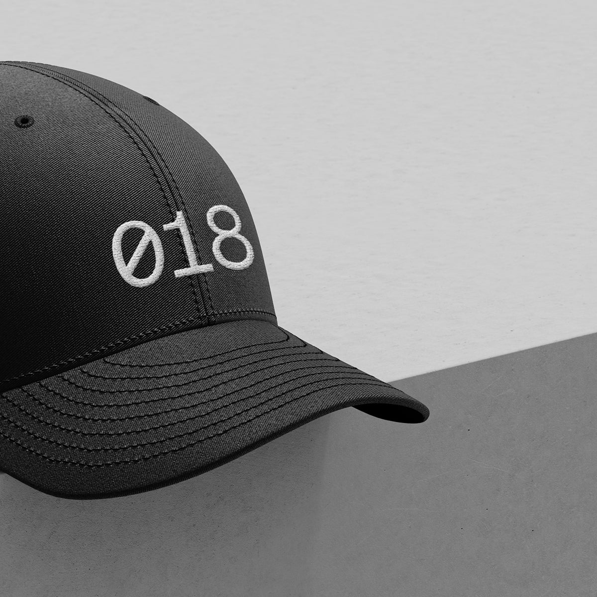 099 -  Cap Mockup ( Light mode angle )